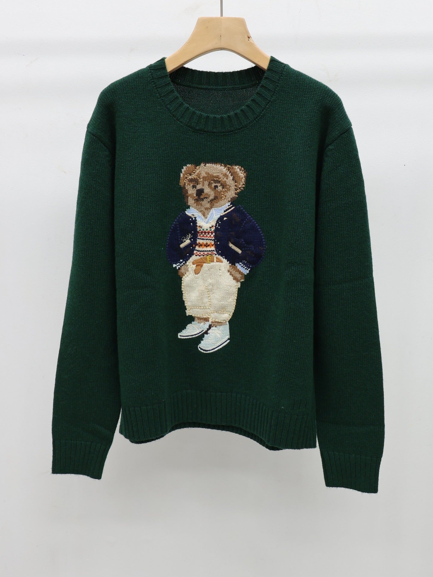 2024 autumn and winter new fashionable knitted round neck bear pattern men's and women's pullover sweater