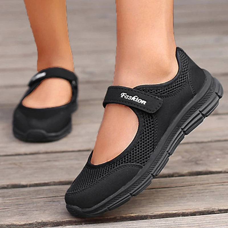 Casual Shoes 2024 New Fashion Women's Sneakers Soft Outdoor Sneakers Women Slip On Breathable Ladies Vulcanize Shoes Women Shoes