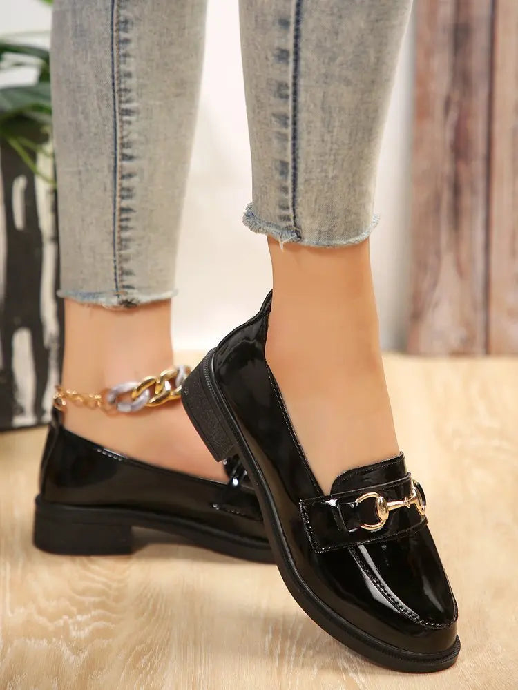 2024 Spring Women’s Leather Shoes British Style Metal Chain Black Mary Jane Low Heels Ladies Casual Loafers Plus Size 43