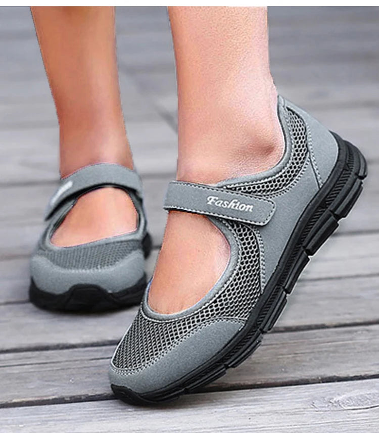 Casual Shoes 2024 New Fashion Women's Sneakers Soft Outdoor Sneakers Women Slip On Breathable Ladies Vulcanize Shoes Women Shoes