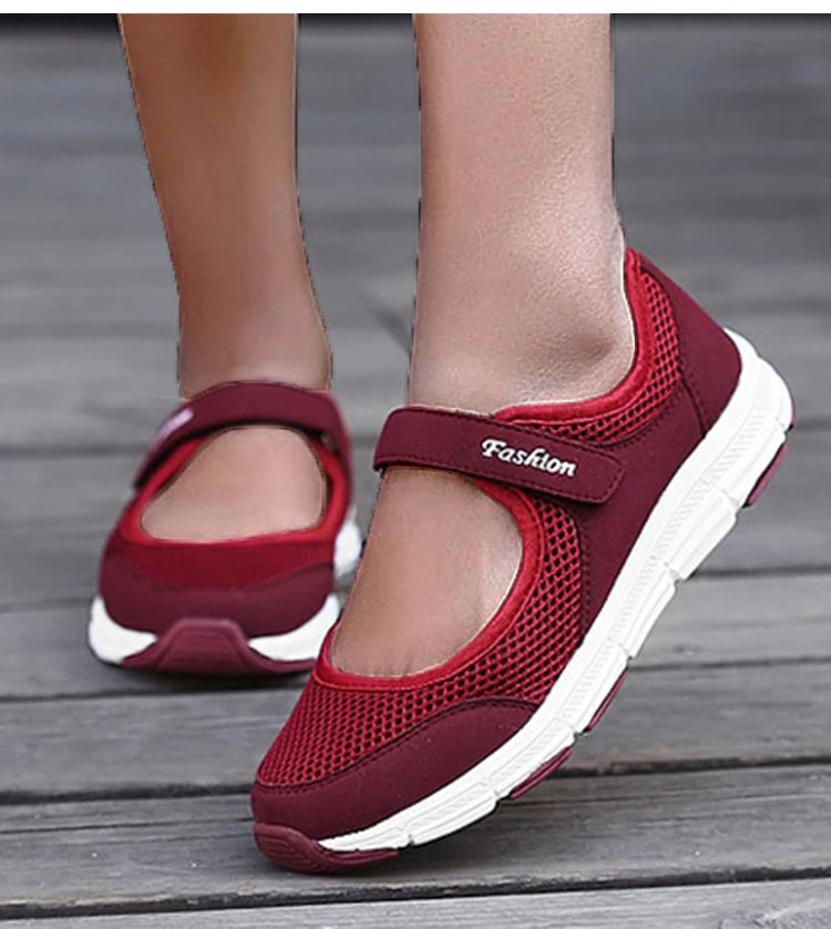 Casual Shoes 2024 New Fashion Women's Sneakers Soft Outdoor Sneakers Women Slip On Breathable Ladies Vulcanize Shoes Women Shoes