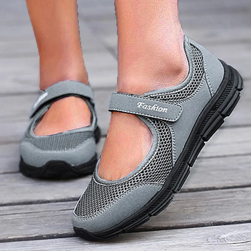 Casual Shoes 2024 New Fashion Women's Sneakers Soft Outdoor Sneakers Women Slip On Breathable Ladies Vulcanize Shoes Women Shoes